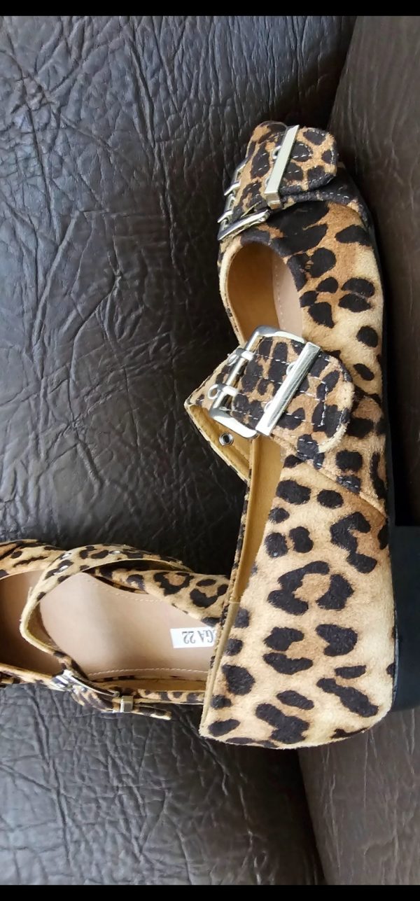 Zapatos prints hebilla